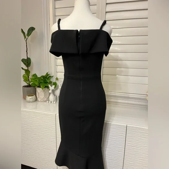 Black Dress - Picture 6 of 6